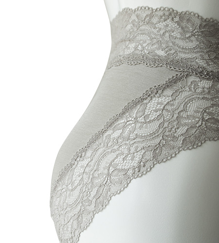 レーシーショーツ